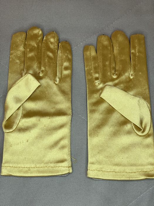 Перчатки золотые
