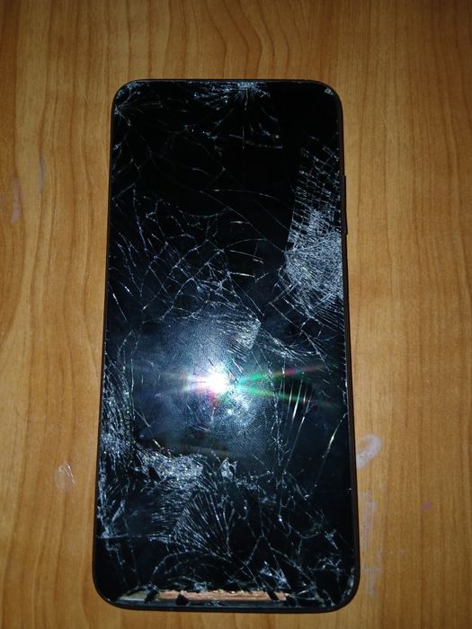 Vând telefone pentru piese