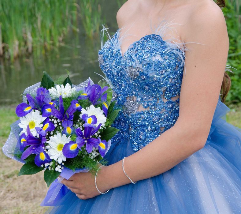 Абитуриентска рокля