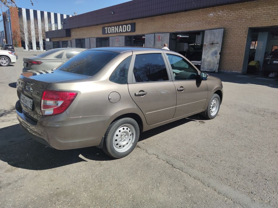 Продам Ладу Гранту FL