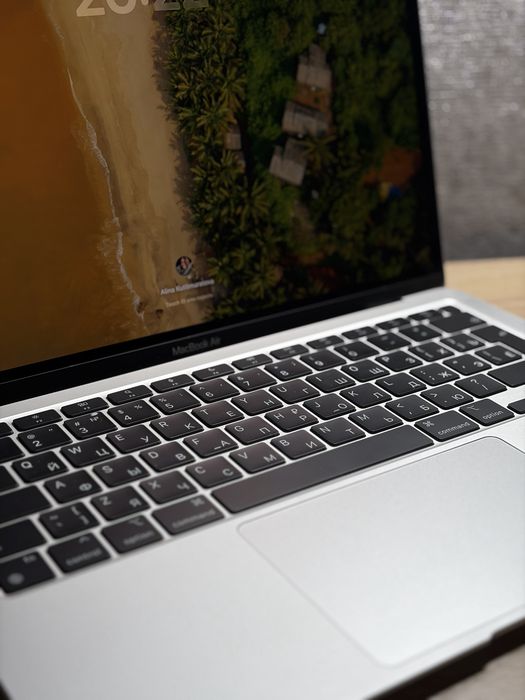 Apple MacBook Air 13" M1 (8/256 GB)