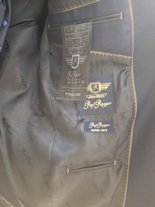 Продается костюм