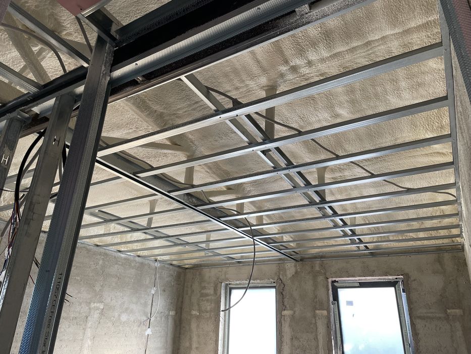 Izolatii spuma poliuretanica Izolatie Mansarda