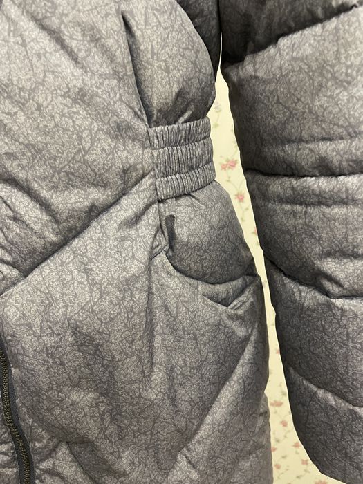 Продам зимний пуховик на девочку