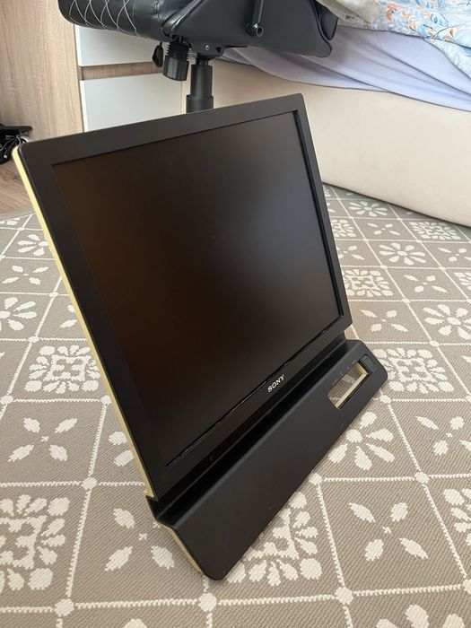 Продавам Монитор Sony SDM-E96D TFT LCD Color Computer Display