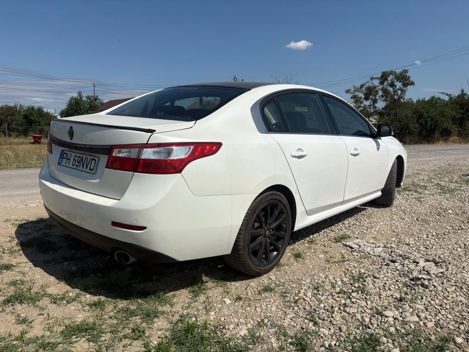 Renault latitude 2.0dci schimb cu duba