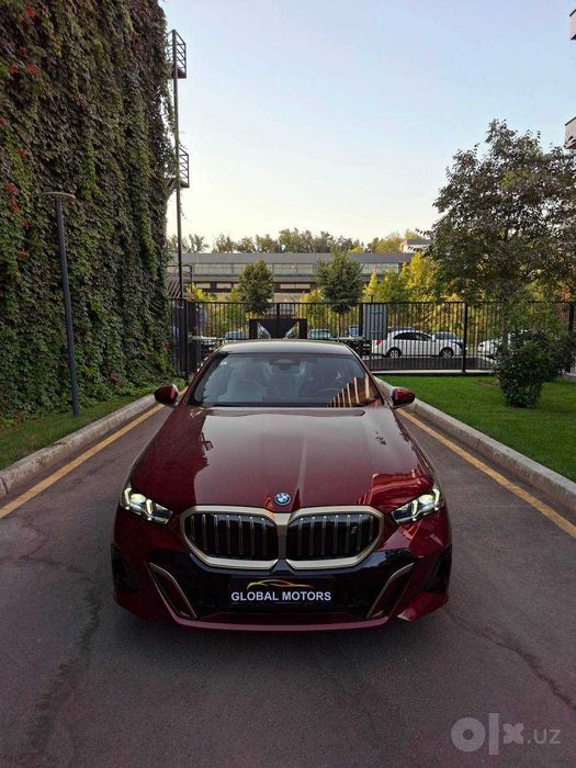 BMW i5 50L M-пакет