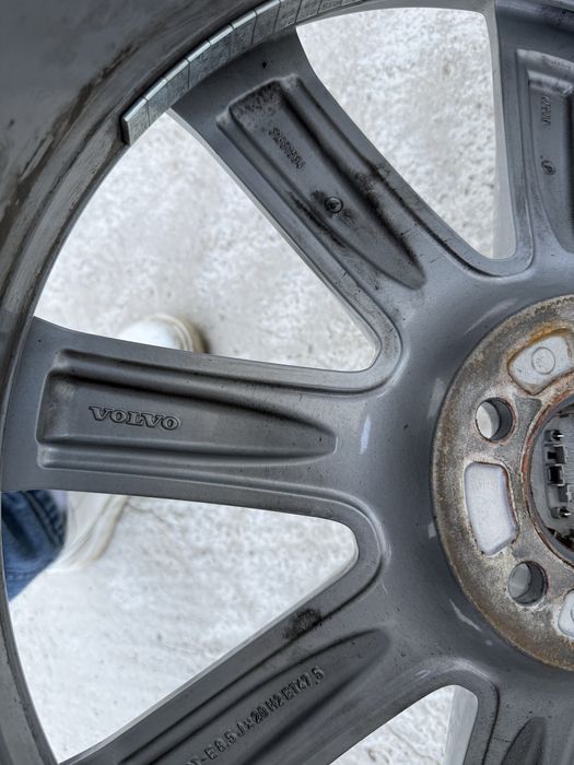 Jante R20 originale VOLVO 255/35 R20 vara Pirelli