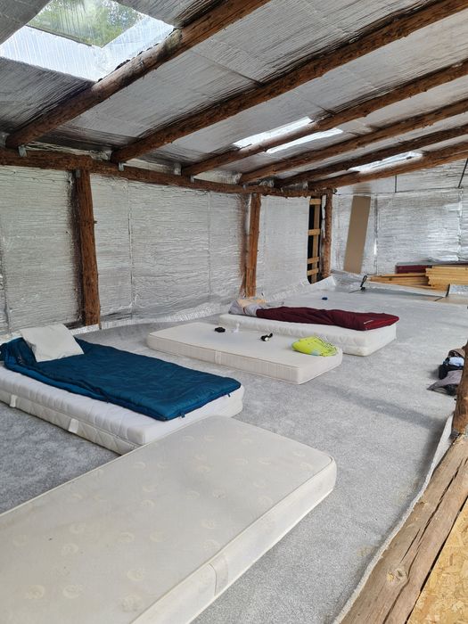 Casa, construcție, earthship.  Cabană.