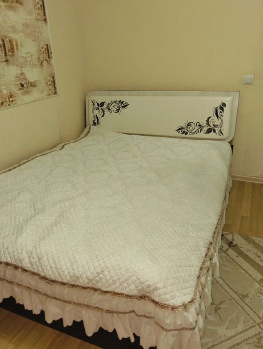 Продаем: кровать, шкаф и тумбочки!