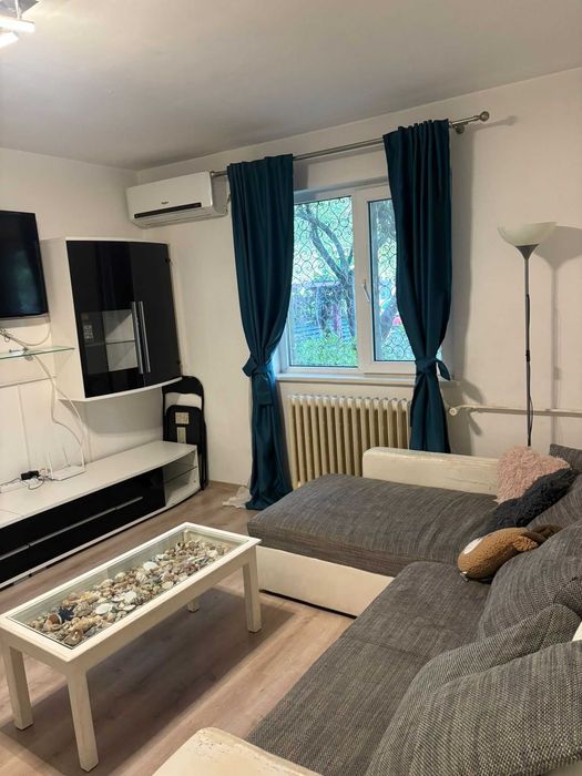 Particular inchiriez Apartament 2 camere bdul Brancoveanu stradal - 350 euro
