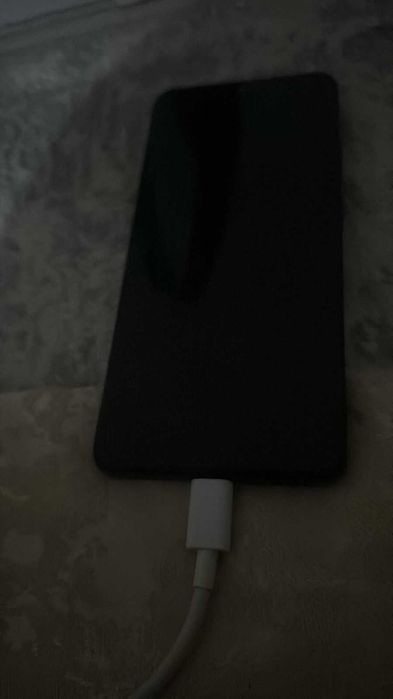 Телефон сатылады