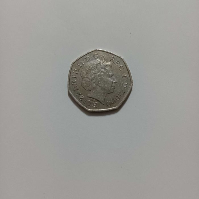 Монета от 50 пенса