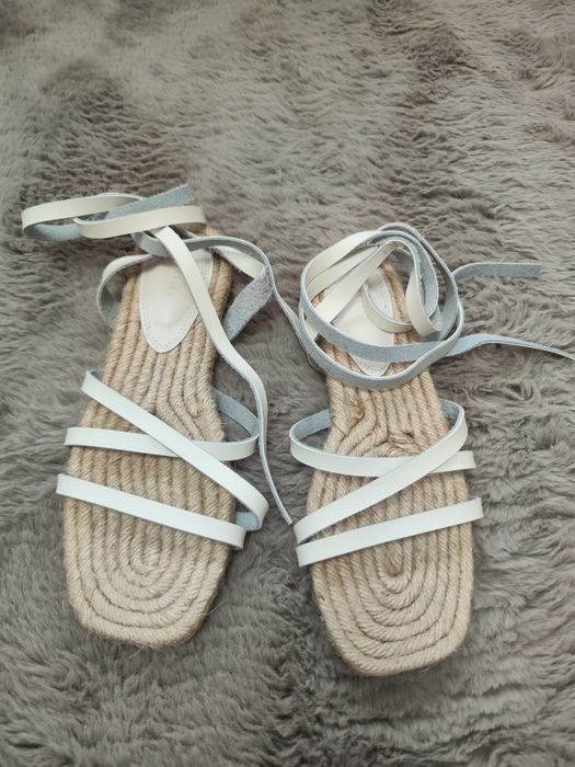 Vând sandale că noi, mărimea 37/37,5