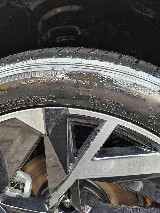 Vând anvelope Hankook