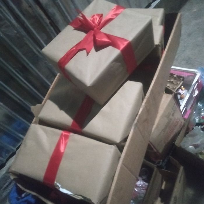 Подарыный пустый корбки