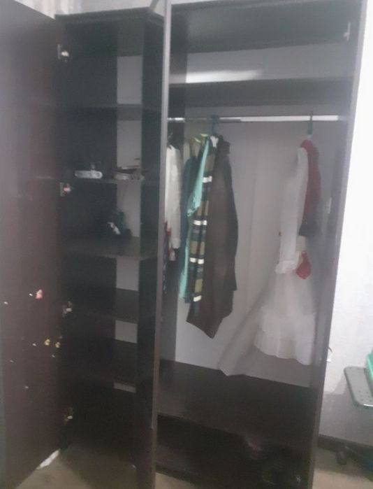 Продается три гарнитура цвета Венге