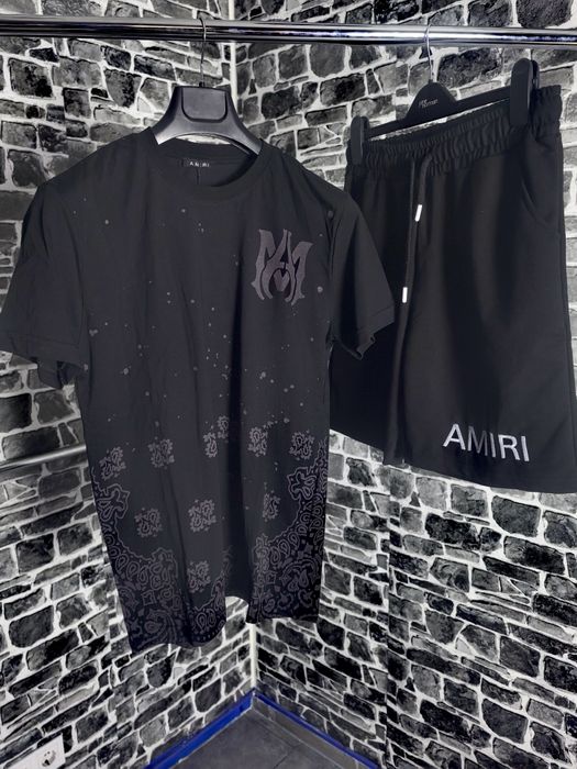 Amiri летен екип