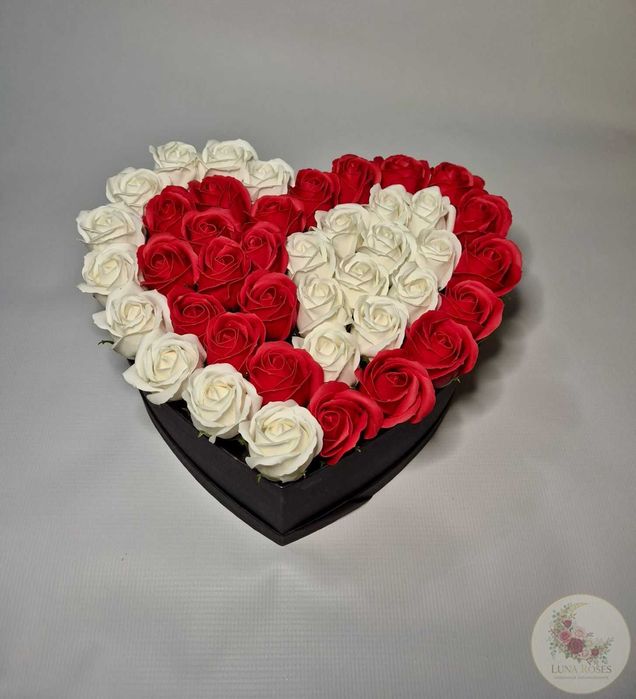 Aranjament floral din trandafiri de sapun