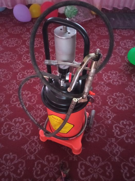 Смазка аппарат сотилади