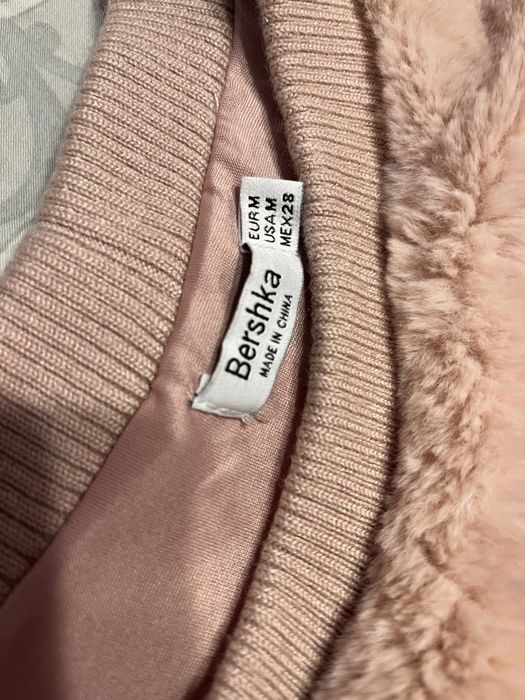 Дамски блузи и дрехи