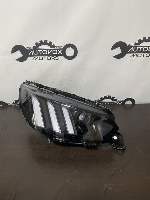 Far dreapta full led Peugeot 208  2008 an 2019-2023