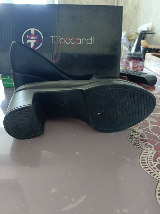 Продаю туфли на каблуке