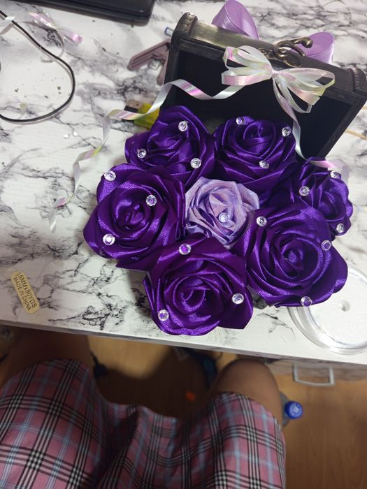 Aranjament floral în cufăr