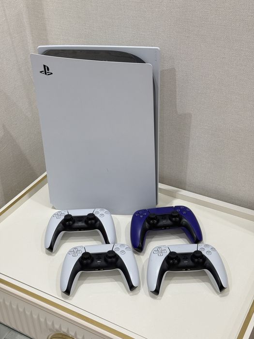 PlayStation 5 (PS5)