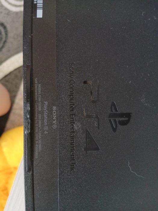 Продам Sony PlayStation 4
