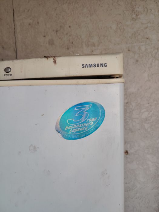 Продам холодильник б/у. Состояние среднее