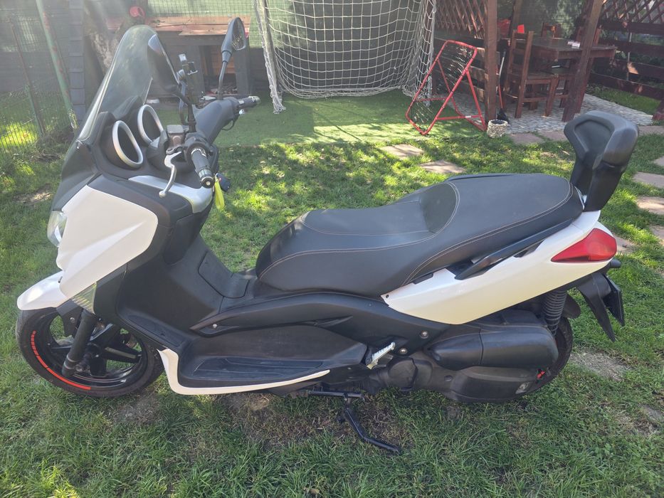 Yamaha x max 125