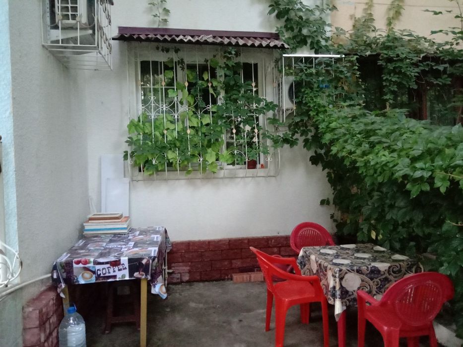 Своя двухкомнатная квартира на первом этаже