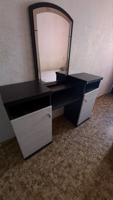 Продам спальные гарнитуры 2шт и диван