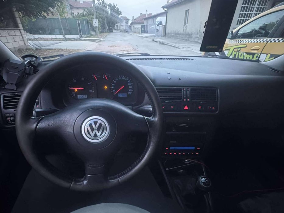 Продавам Фолцваген бора