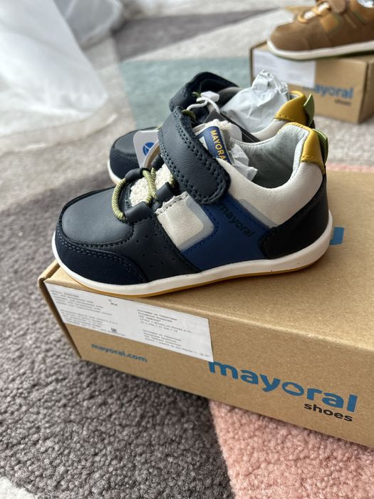 Обувки за бебе 19-21 номер Mayoral нови