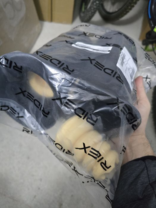 Kit Protectoare praf si amortizoare BMW Seria 3
