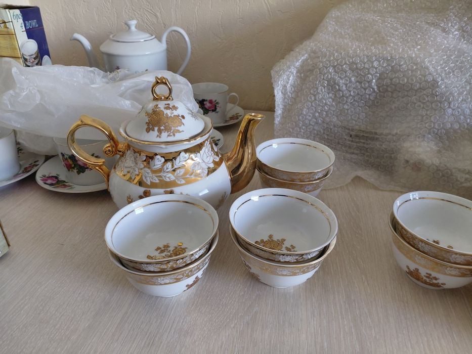 Продам чайники, пиалки фарфор