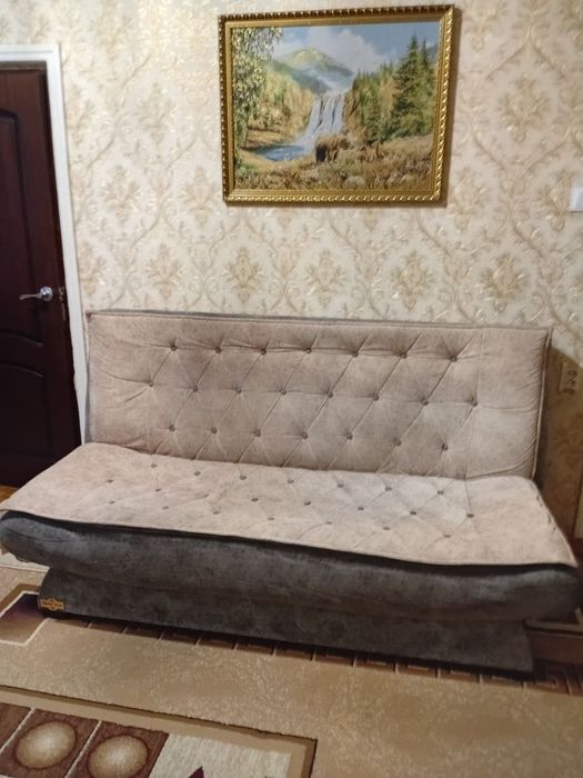 Продаю диван и одно кресло