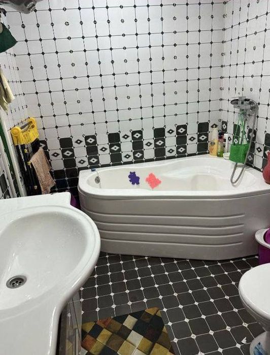 1 хонали квартира ижарага берилади манзил амина дукон