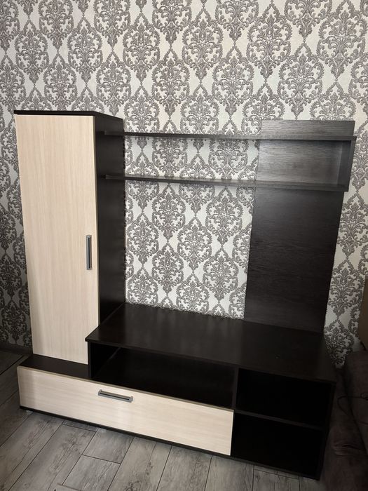 Продается маленькая стенка