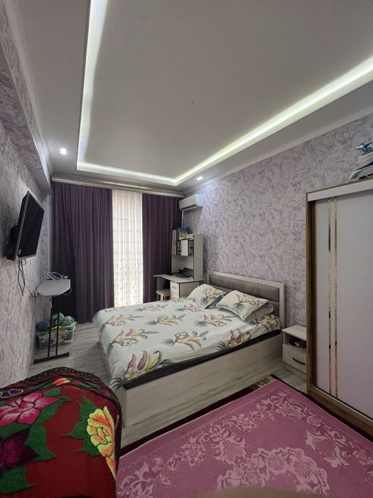 Qarshi sh. Mustaqillik TJMdan 6-etaj 2 xonali 86 kv.mlik uy sotiladi