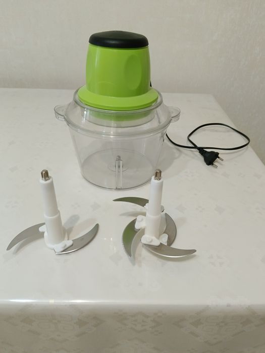 Продам блендер измельчитель