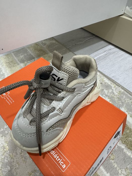 Кроссовки унисекс