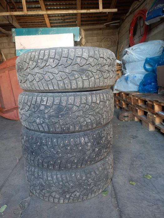 Продам шины зима  б/у