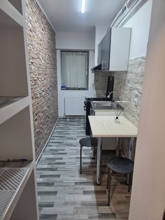 Inchiriez garsoniera