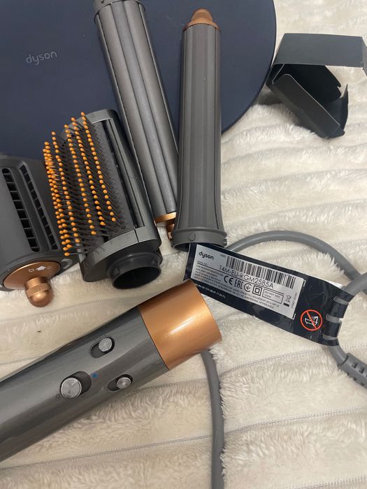 Dyson стилизираща маша