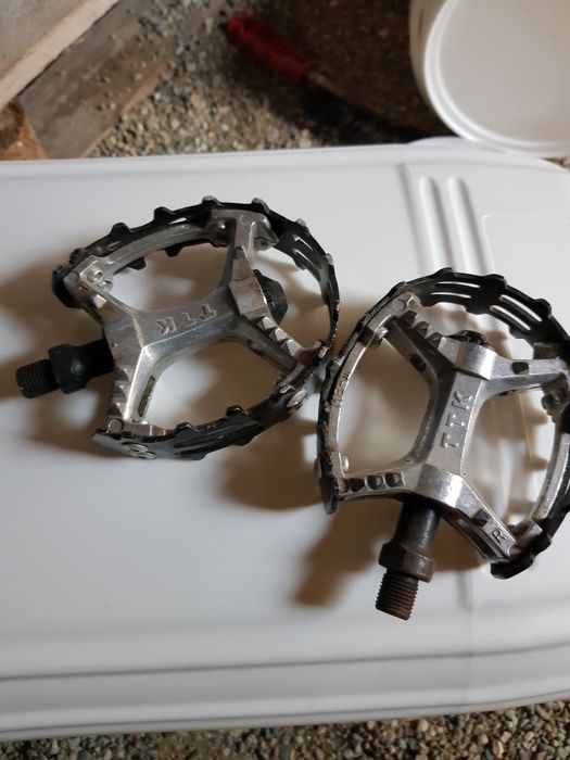 Vand pedale bicicletă!!!