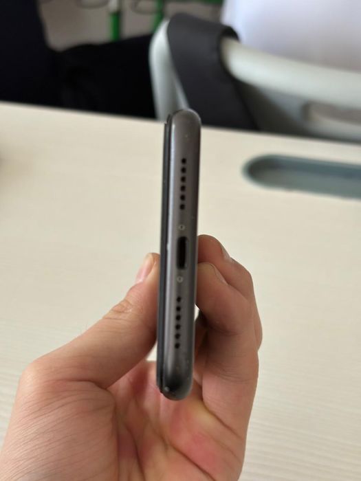 Айфон 11 черный цвет