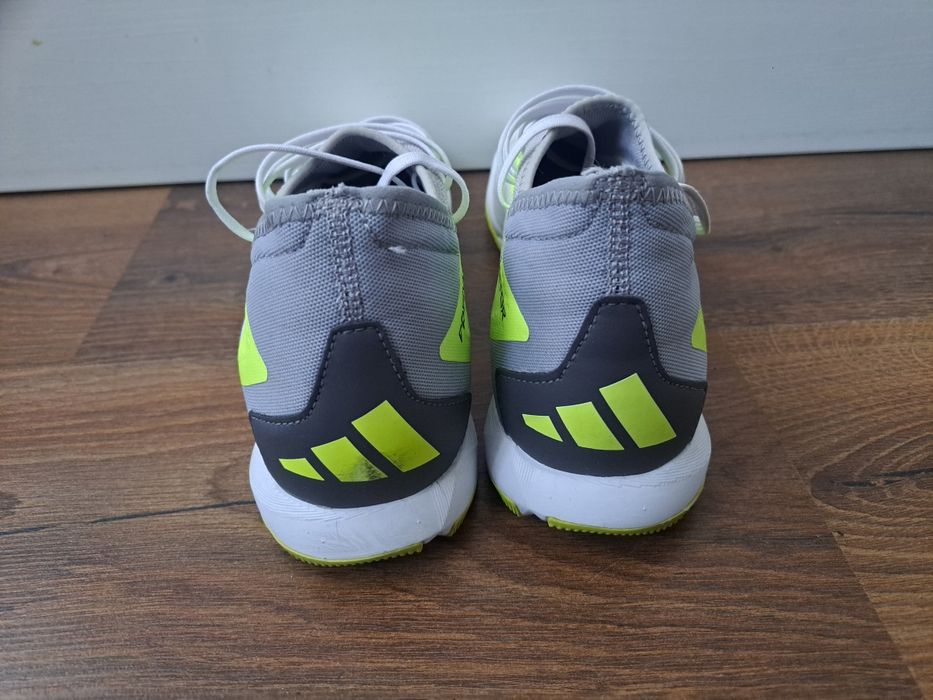 Обувки за зала Adidas Predator